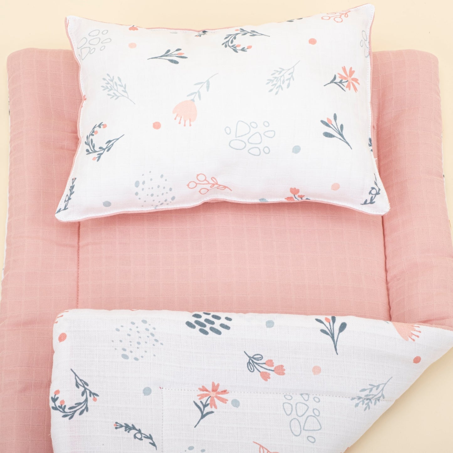 Double Sided Changing Pad and Pillow - Yeşil Çiçekler