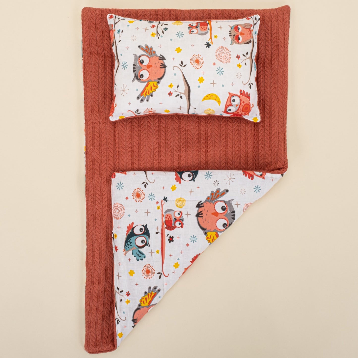 Double Sided Changing Pad and Pillow - Kiremit Örgü - Renkli Baykuşlar