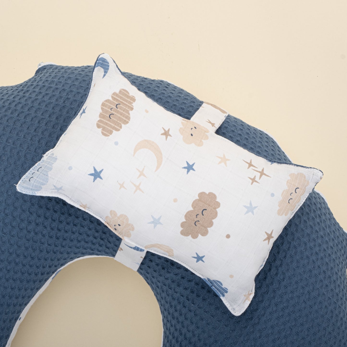 Double Sided Breastfeeding Pillow - Koyu İndigo Petek - Mavi Bulut