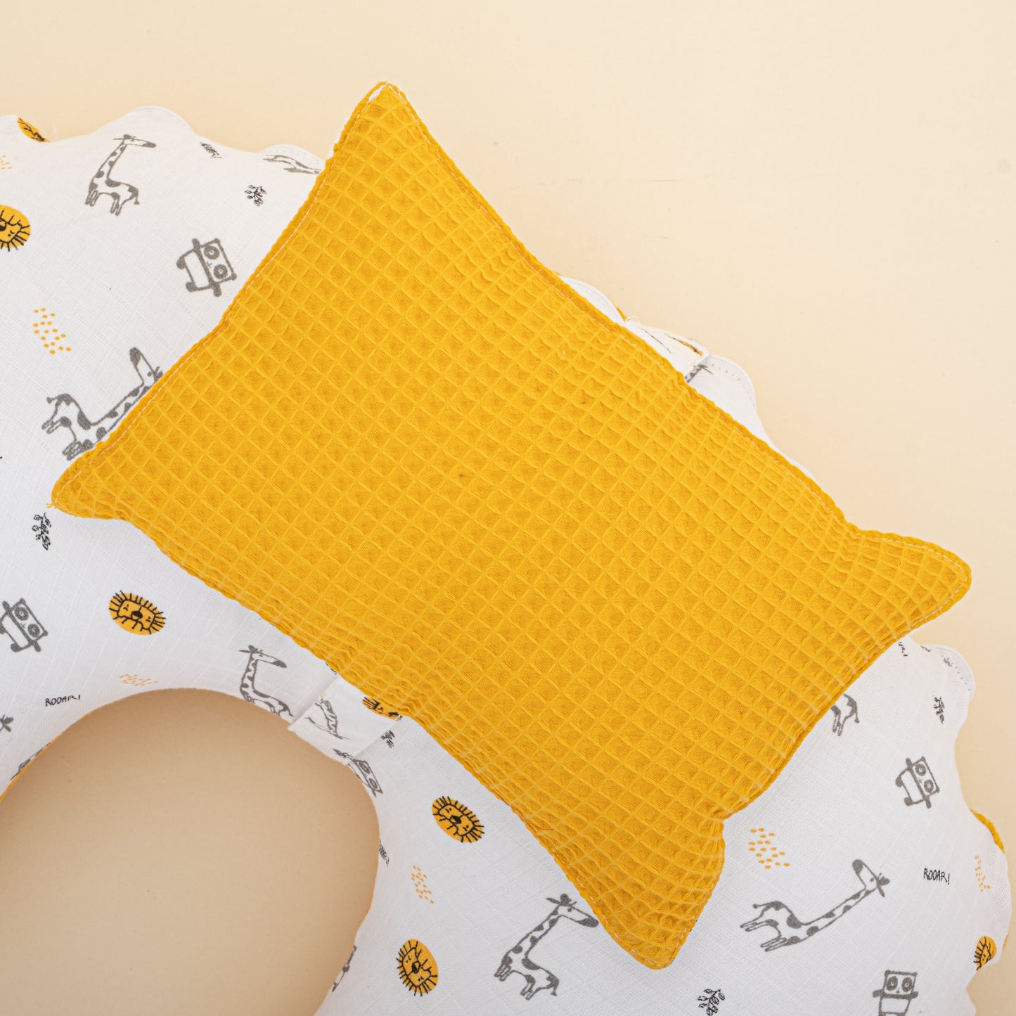 Double Sided Breastfeeding Pillow - Hardal Petek - Zürafa