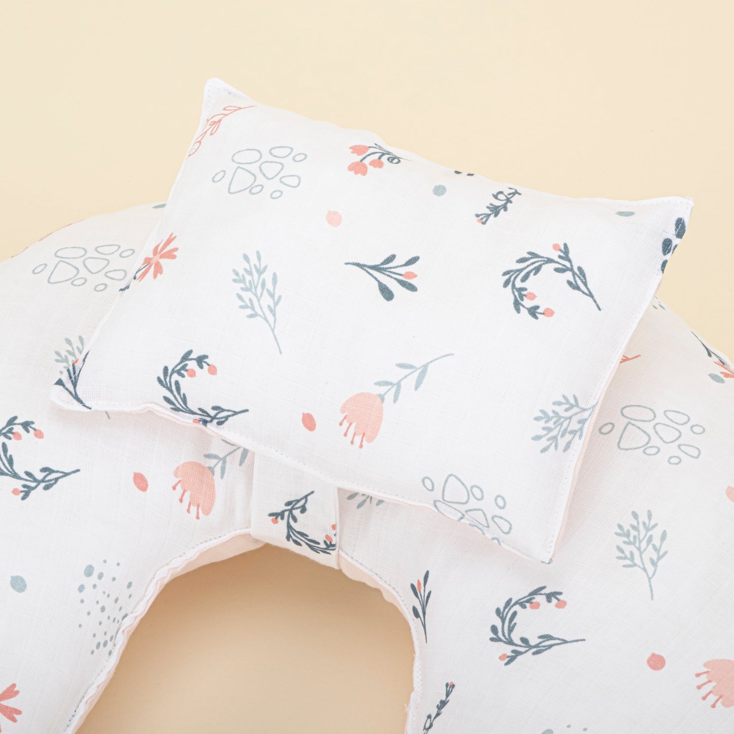 Double Sided Breastfeeding Pillow - Bebe Pembe - Yeşil Çiçekler