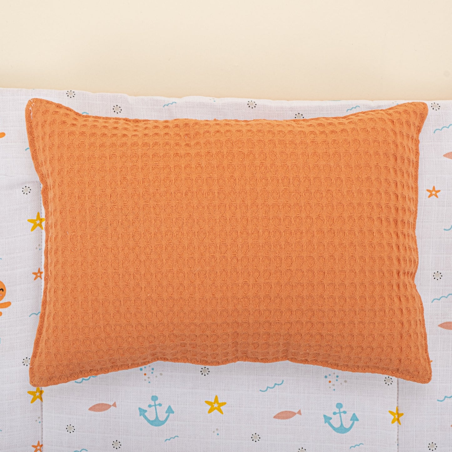 Double Sided Changing Pad and Pillow - Turuncu Petek - Ahtapot