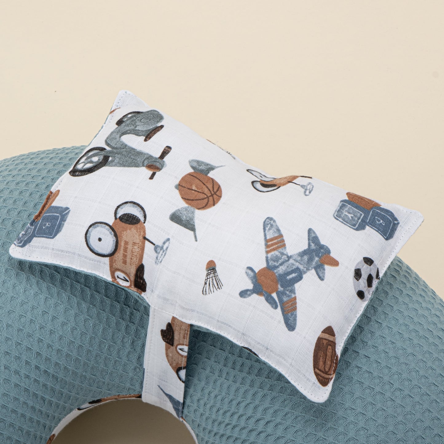 Double Sided Breastfeeding Pillow - Petrol Mavisi Petek - Araçlar