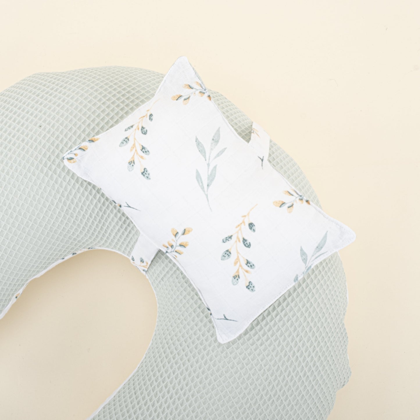 Double Sided Breastfeeding Pillow - Açık Yeşil Petek - Yapraklar