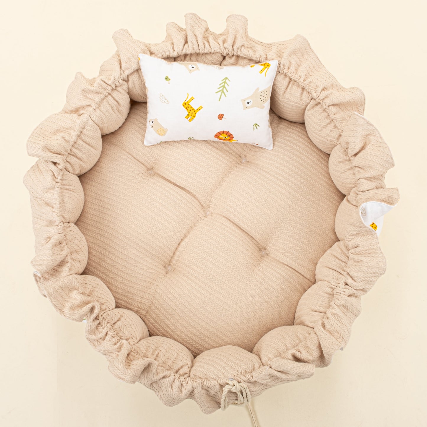 Round Babynest and Pillow - Çift Taraflı - Sütlü Kahve Örgü - Aslan