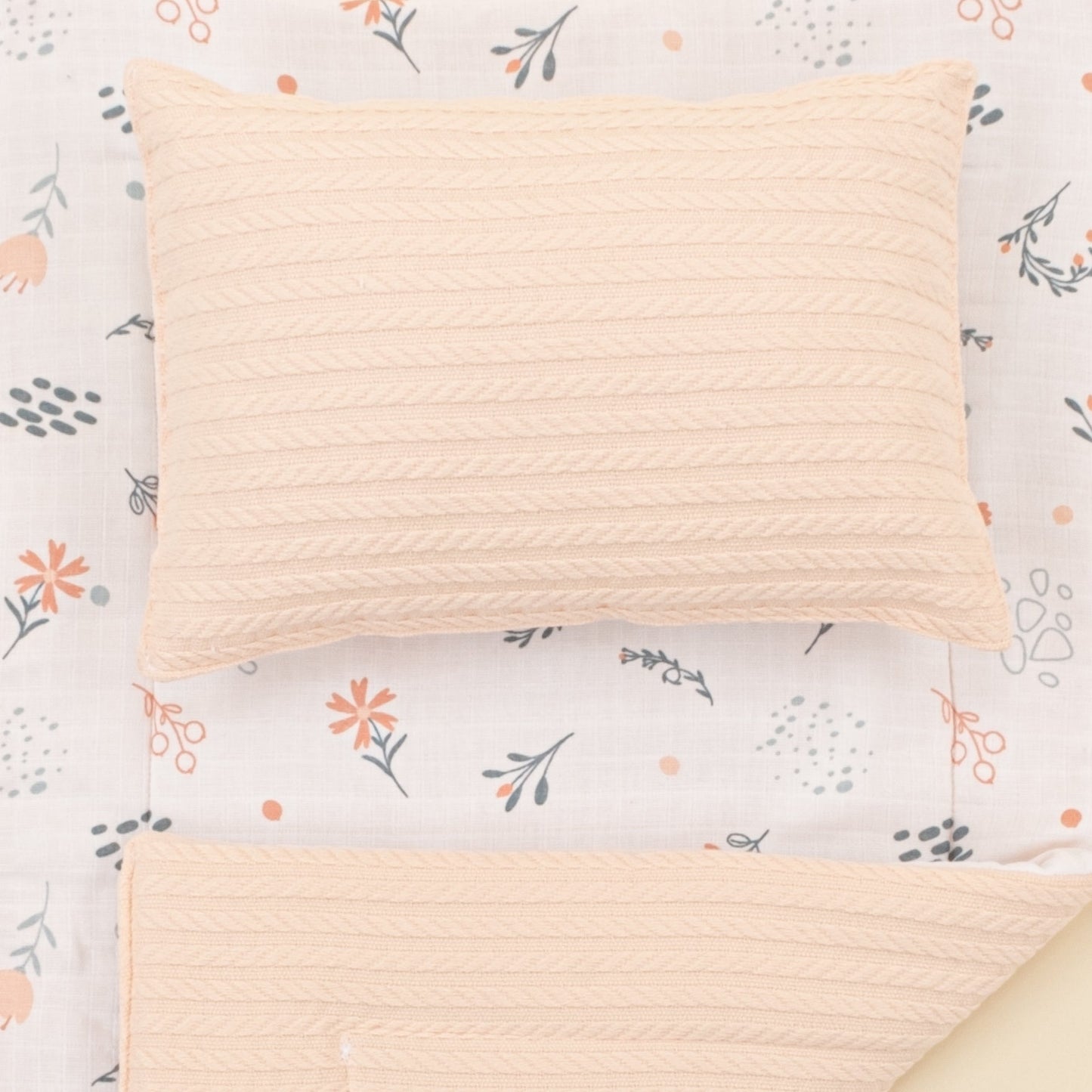 Double Sided Changing Pad and Pillow - Somon Örgü - Yeşil Çiçekler