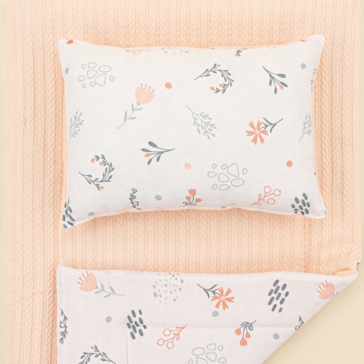 Double Sided Changing Pad and Pillow - Somon Örgü - Yeşil Çiçekler